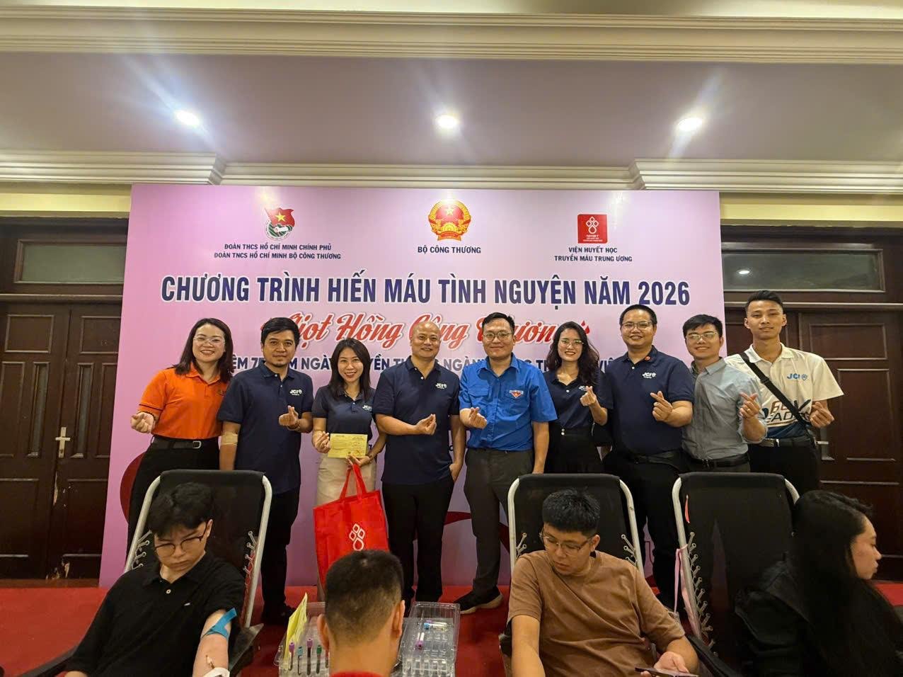 Hiến máu Dệt chỉ đỏ-01 cùng Bộ Công Thương