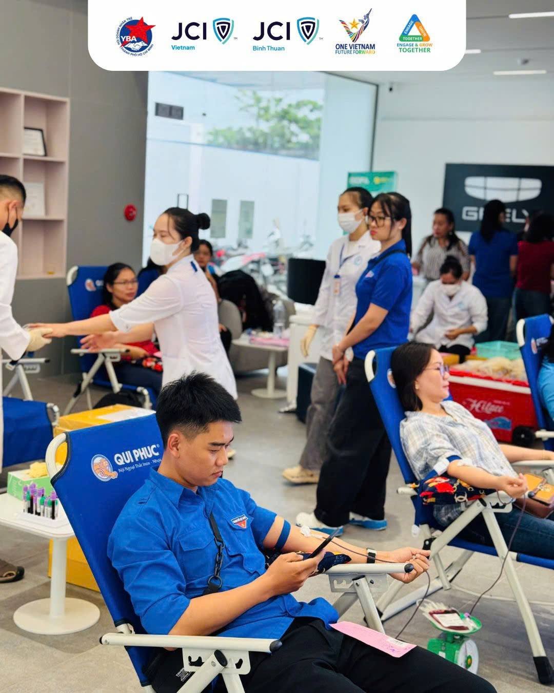 Hiến máu tại Giọt Hồng Yêu Thương lần 3