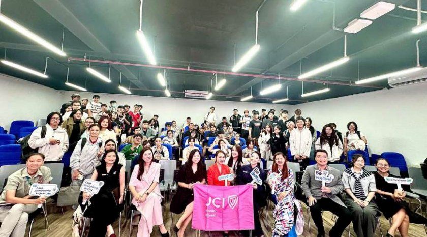 Sinh viên tham dự workshop UNITOUR của JCI Wonder Woman